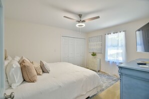 3 bedrooms, iron/ironing board, WiFi, bed sheets