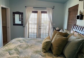 3 bedrooms, desk, iron/ironing board, WiFi