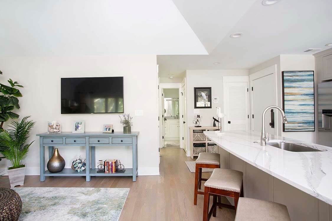 Gorgeous view, central location, spacious villa!