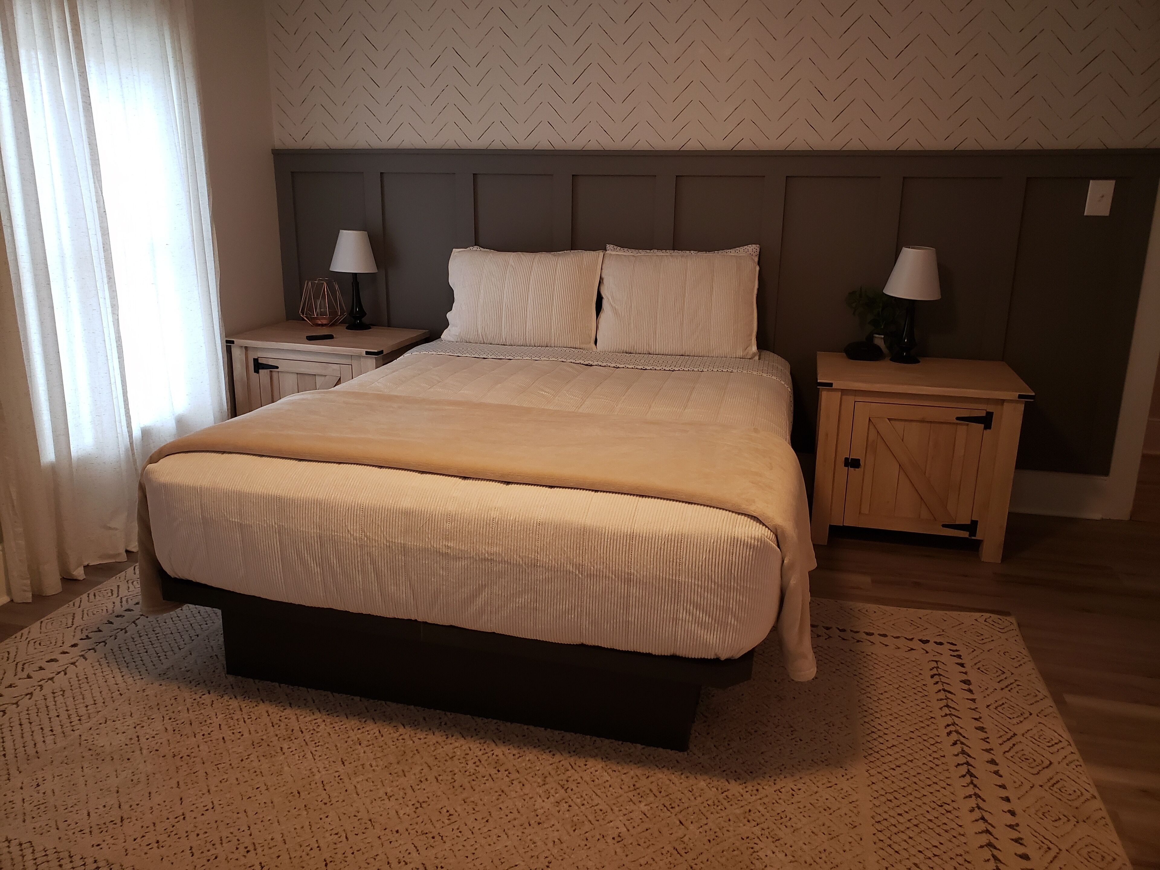 5 habitaciones, tabla de planchar con plancha y wifi gratis 