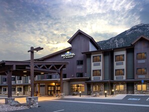 Exterior - Microtel Inn & Suites by Wyndham Georgetown Lake (Georgetown)