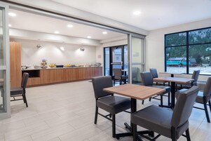 Free daily continental breakfast