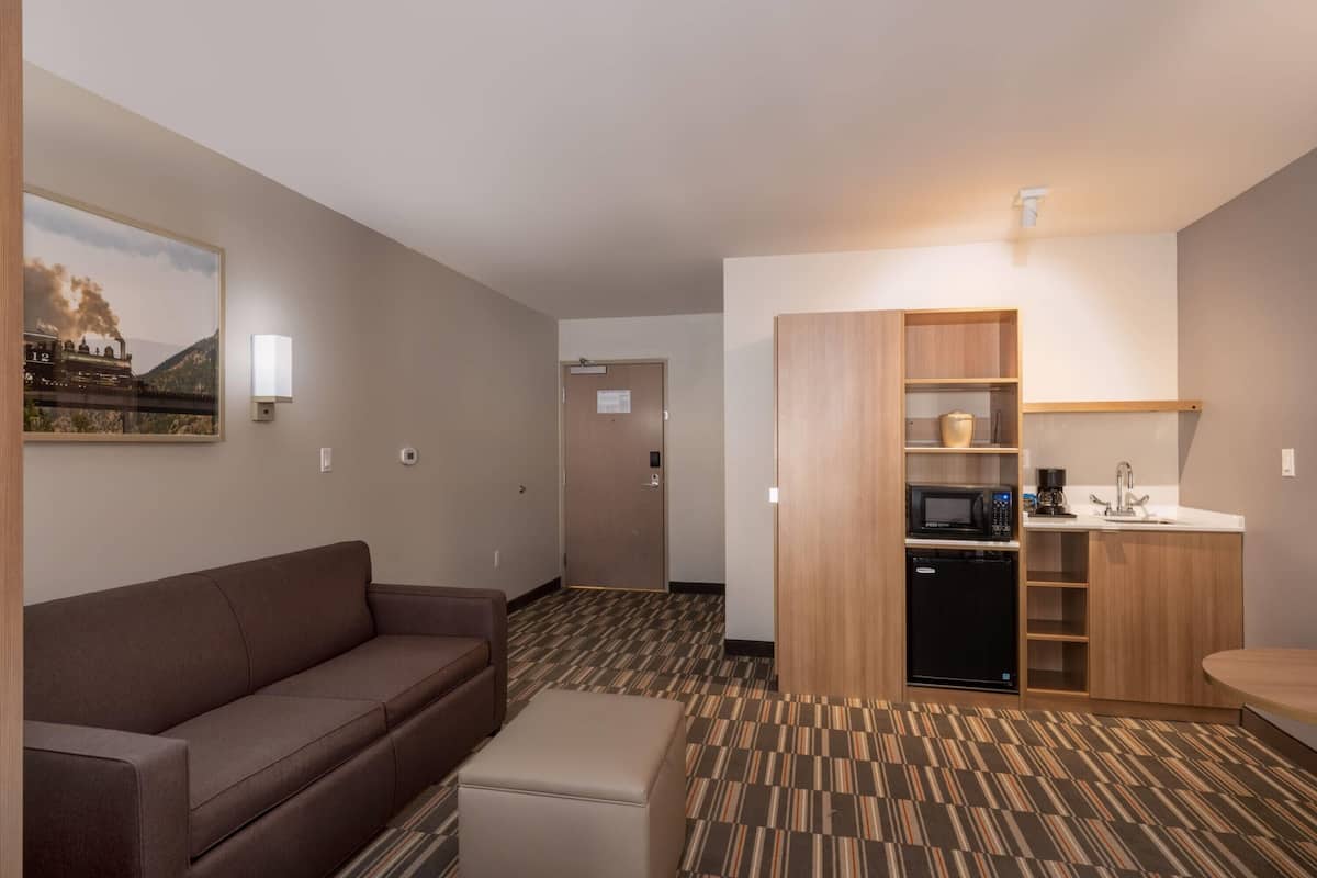 desk, laptop workspace, iron/ironing board, free wifi