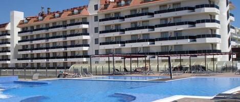 Indoor pool, outdoor pool