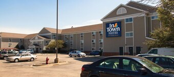 InTown Suites Extended Stay Chicago IL - Elk Grove/O'Hare