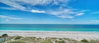Brand NEW 4 Bedroom Beach House. 45 second easy walk to the beach. Sleeps 10