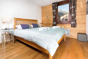 2nd double bedroom - Le Paradis 24 Apartment, Skiing, Chamonix All Year (Chamonix)