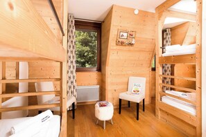 Quad bunkroom