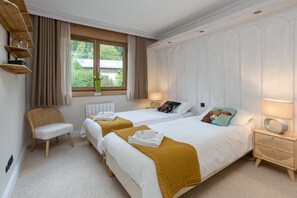 4 bedrooms, iron/ironing board, free WiFi