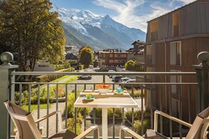 Mont Blanc views from the spacious balcony - Les Sonnailles Appt, Skiing, Chamonix All Year (chamonix)