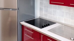 Private kitchen - Homerez - Flat in Néris-les-Bains. (Néris-les-Bains)
