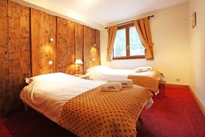 4 chambres, fer et planche Ă repasser, accĂšs Internet