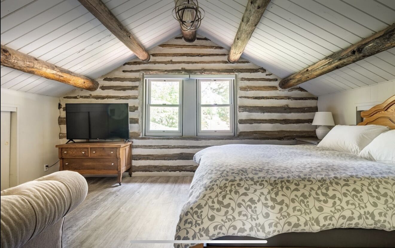 Connect with Friends and Family on Large Working Horse Ranch with Cedar Hot Tub