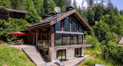 Chalet La Source - a self catered chalet that sleeps 8 guests in 4 bedrooms