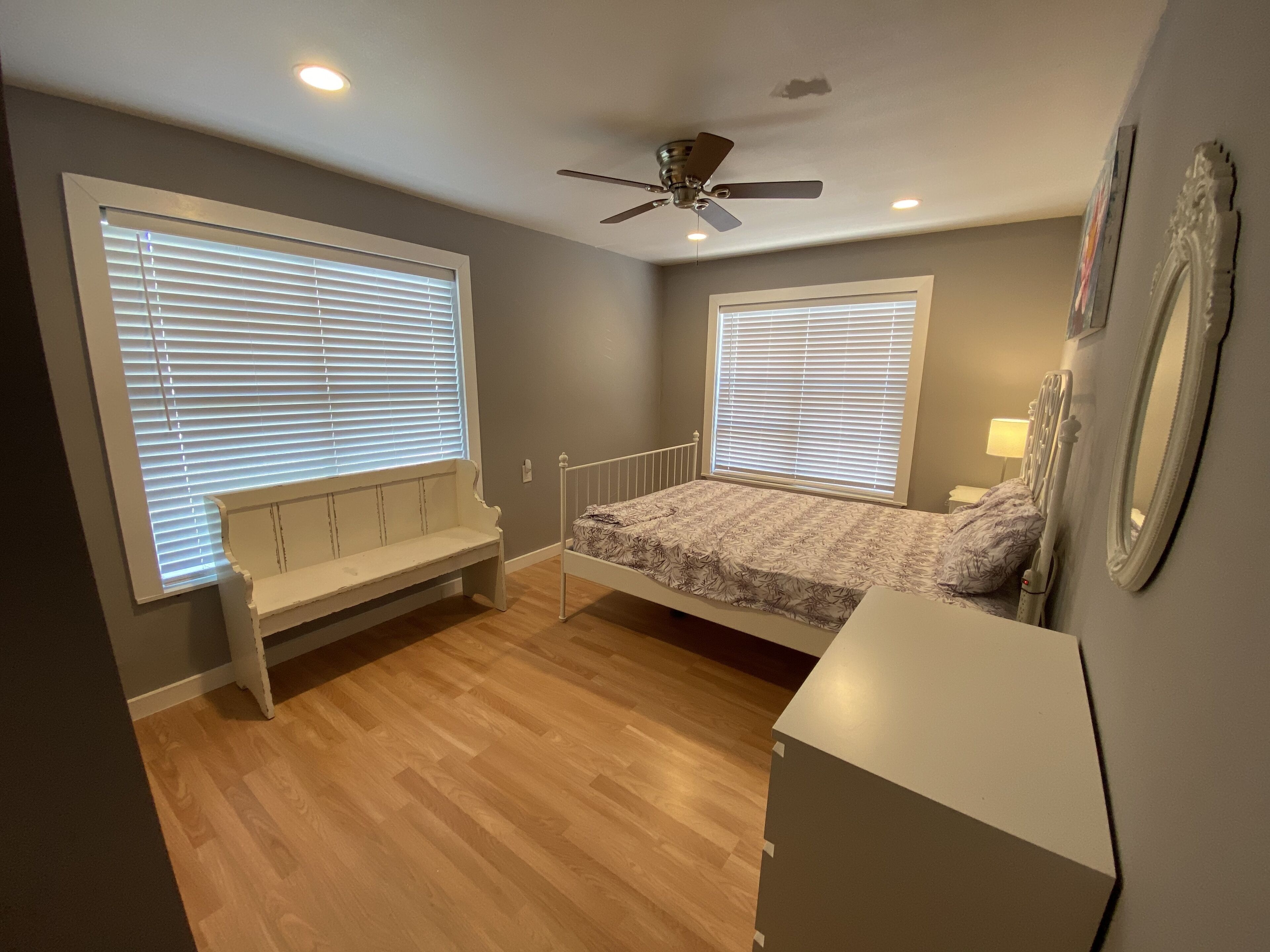 Smart TVs, WiFi, Cold AC,  Seafood Restaurant Next Door