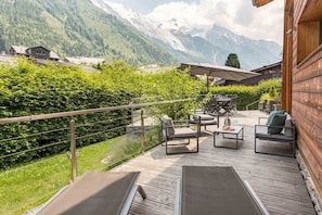 Large terrace with Mont Blanc Views - Luxe Chalet Couttet - skiing - Chamonix All Year (Chamonix)