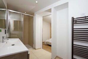 Ensuite bathroom with Italian shower & WC - Chalet de l'Ours, Mt Blanc views, Chamonix All Year (Chamonix)