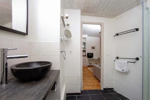 Bathroom - Historical Mont Blanc 212 Apt, Chamonix All Year (Chamonix)