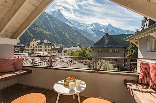 Villa Vallet Apartment -  an apartment that sleeps 6 guests  in 3 bedrooms