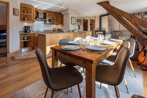 Open plan dining kitchen - La Belle Epoque apt - Skiing - Chamonix All Year (Chamonix)