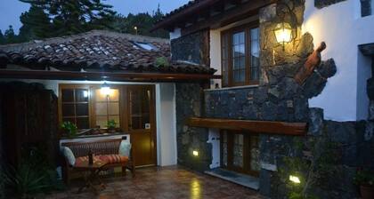Beautiful Canarian Cottage In Typical Canarian Village