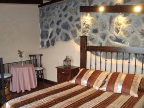 2 bedrooms, iron/ironing board, travel cot, free WiFi