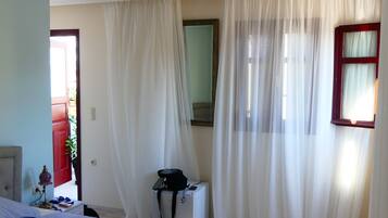 4 bedrooms, free WiFi, bed sheets