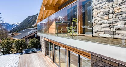Chalet Montana - a self catered chalet that sleeps 12 guests in 5 bedrooms
