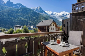 The panorama includes Mont Blanc - La Saleina Apartment, Skiing, Chamonix All Year (Chamonix)