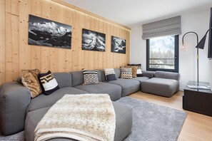 TV, Netflix, streaming services - La Cordee 612 apartment -  an apartment that sleeps 8 guests  in 3 bedrooms (Les Praz)