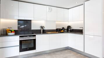 Oven, dishwasher, coffee/tea maker