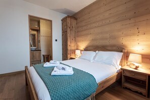 3 slaapkamers, een strijkplank/strijkijzer, gratis wifi