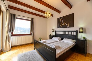 5 habitaciones, escritorio, tabla de planchar con plancha y wifi gratis 