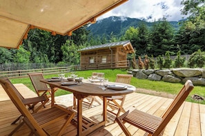Garden with terrace - Chalet des Amis apt 1 - skiing - Chamonix All Year (Chamonix)