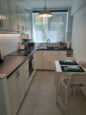 Fridge, microwave, oven, stovetop - Light House (Cluj Napoca)