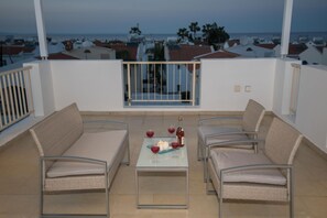 Property grounds - Cosy Pernera Villa, Private Pool, 8 mins Beach (Paralimni)