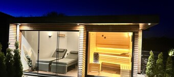 Beautiful holiday home with sauna on Lake Harkebrügger near Oldenburg
