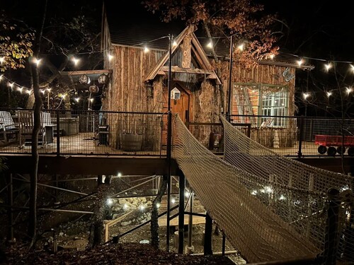 Hobbit Treehouse with waterfall! 350 Acres on the BrazosRiver! "Magical"-FW Mag