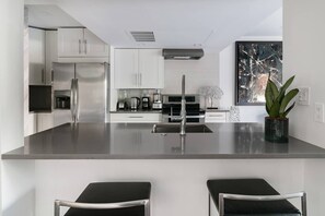 Fridge, microwave, oven, stovetop