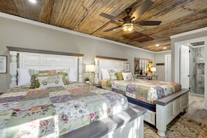5 bedrooms, desk, iron/ironing board, travel cot