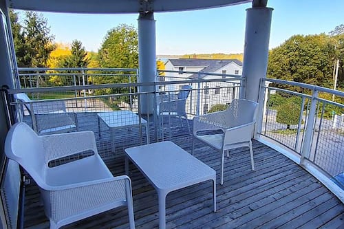Premium 1 King Bed, Balcony, Fireplace | Terrace/patio