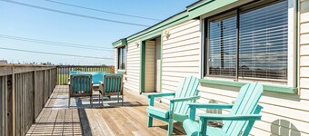 Meet our Sweet Pineapple: Where Life’s a Beach, Literally