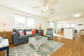 Een televisie en een kantoor