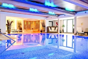 Outdoor pool - Sport and Spass Hotel Neuhaus (Saalbach-Hinterglemm)