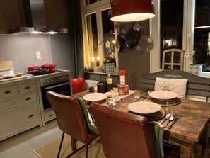 تناول الطعام