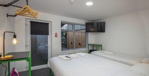 2 bedrooms, iron/ironing board, free WiFi, bed sheets - Hot tub apartment @ ApartHotel421 by Seafront Collection (Blackpool)