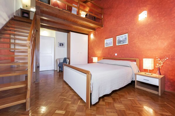 1 bedroom, free WiFi, bed sheets