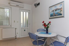 Dining - VILLA ALEX One-Bedroom Apartment (LUKA) (Podaca)