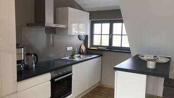 Kühlschrank, Ofen, Herdplatte, Geschirrspüler