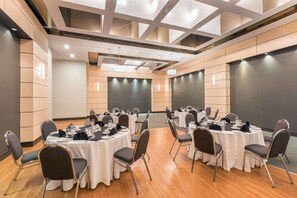 Banquet hall - Ramada Plaza By Wyndham Prince George (Prince George)